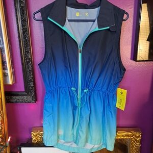 Vibrant Ombré One Piece Vest Jacket with Zippered Front and Sporty Collar